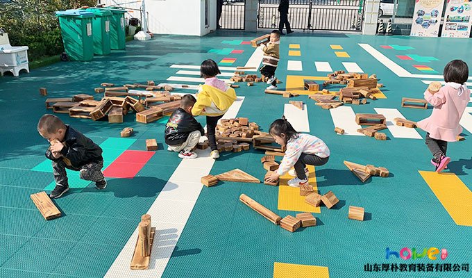 紅太陽(yáng)幼兒園戶外自主探索游戲“安吉游戲”案例