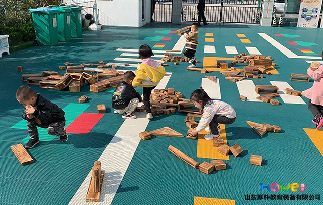 幼兒園大中小班兒童積木玩具搭建的特點