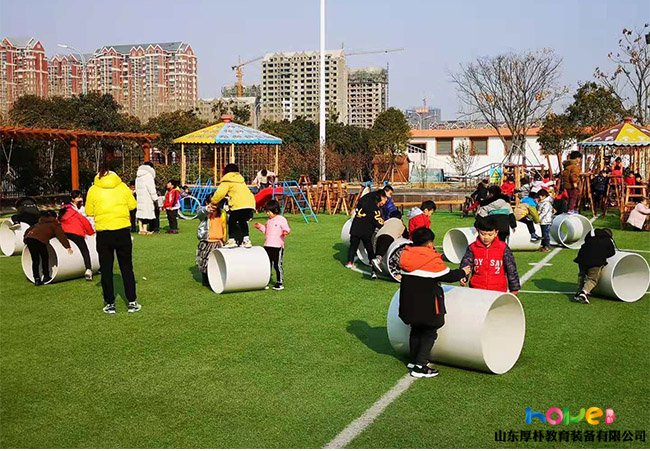 安吉游戲理念下的幼兒園戶外環境創設